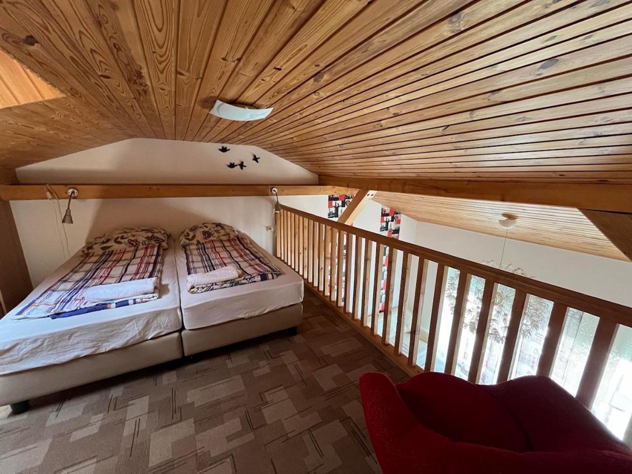 City Apartman Haz Balatonlelle Bagian luar foto
