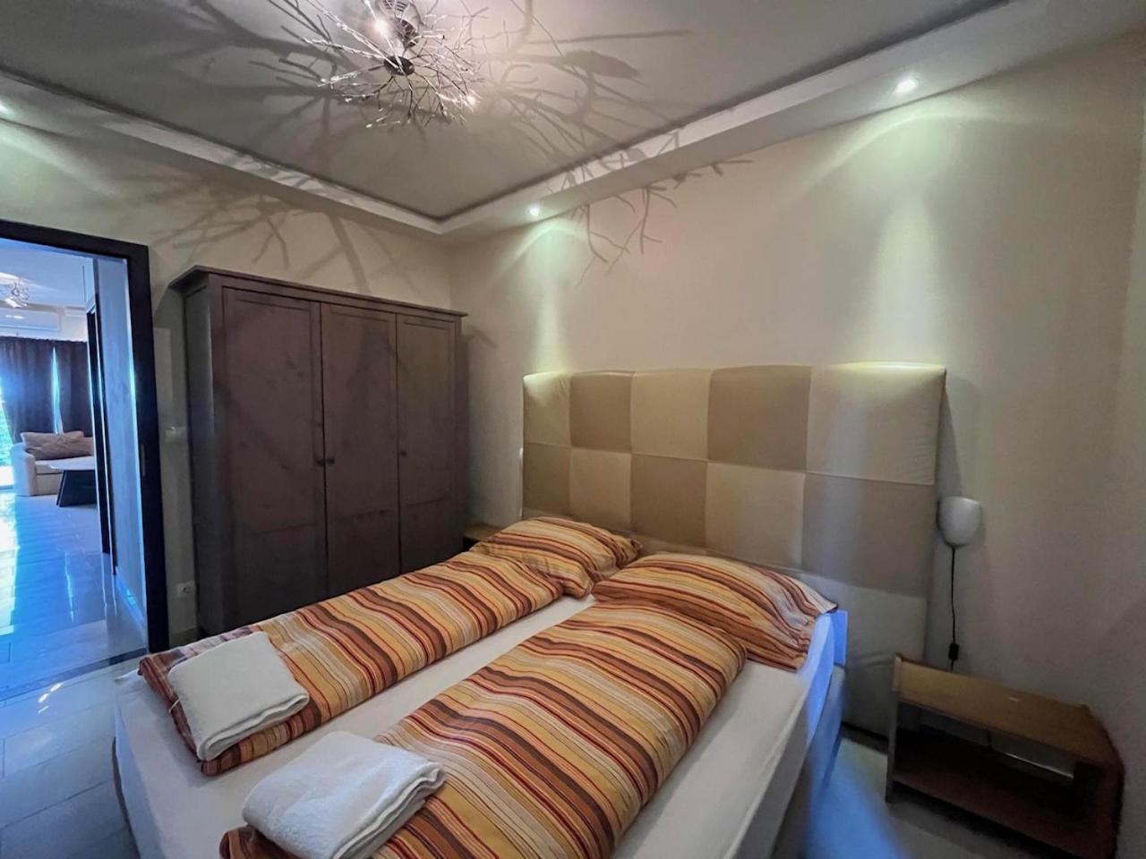 City Apartman Haz Balatonlelle Bagian luar foto