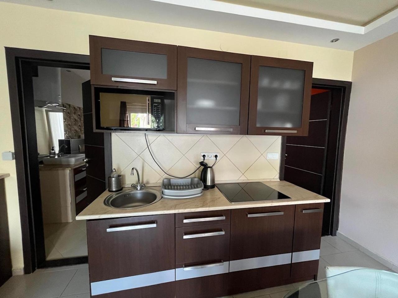 City Apartman Haz Balatonlelle Bagian luar foto