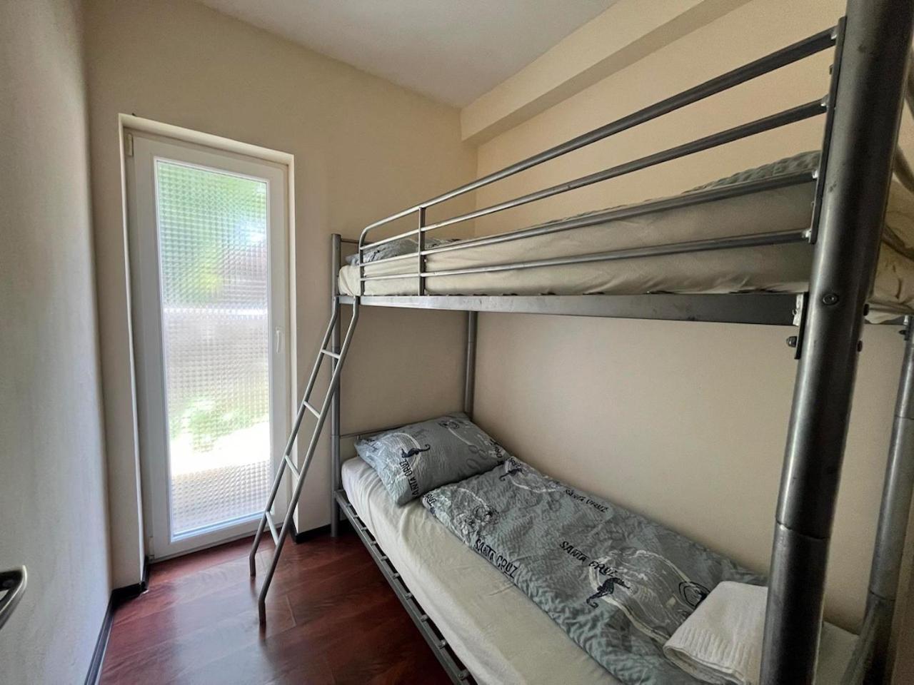 City Apartman Haz Balatonlelle Bagian luar foto