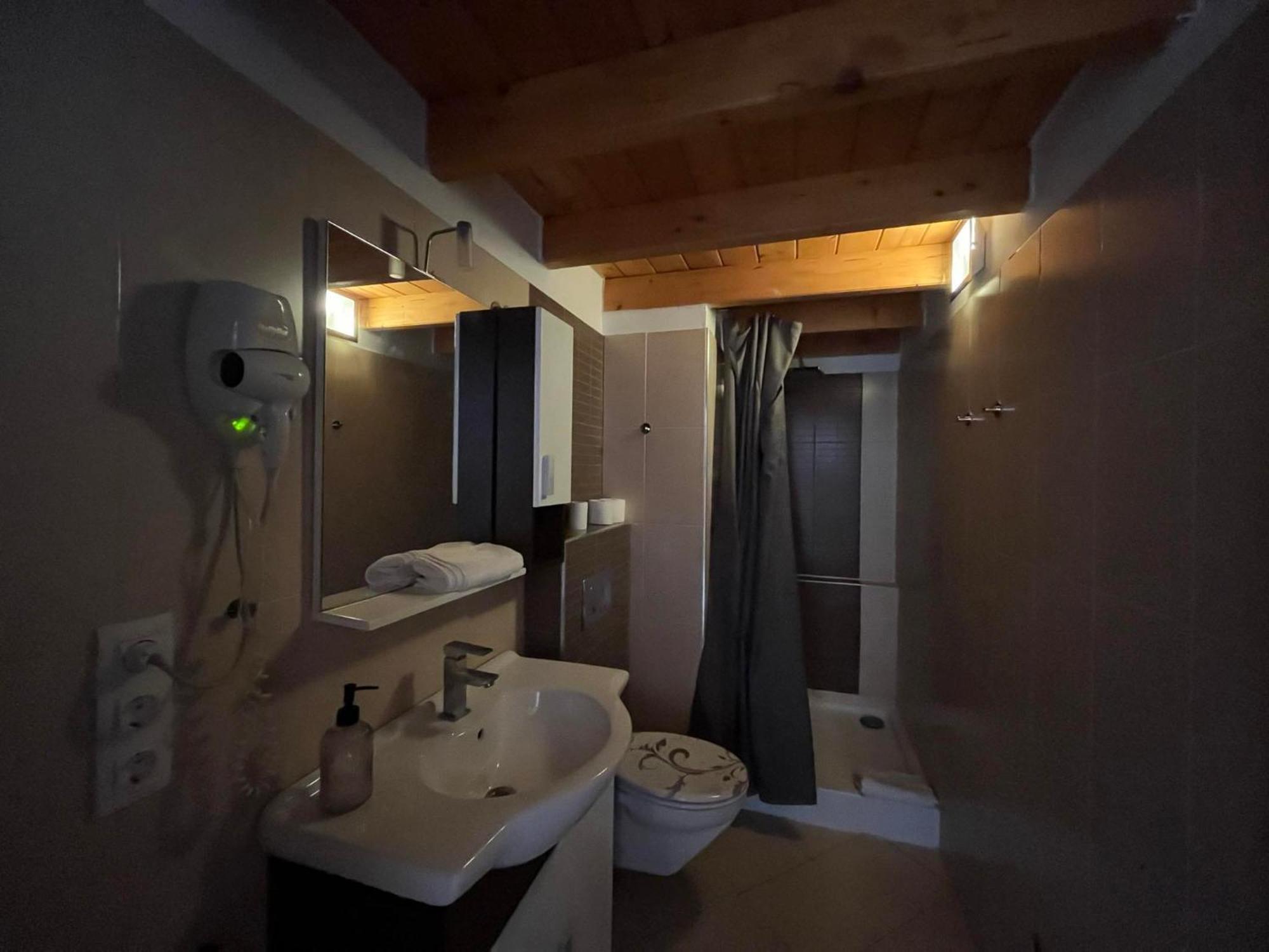 City Apartman Haz Balatonlelle Bagian luar foto