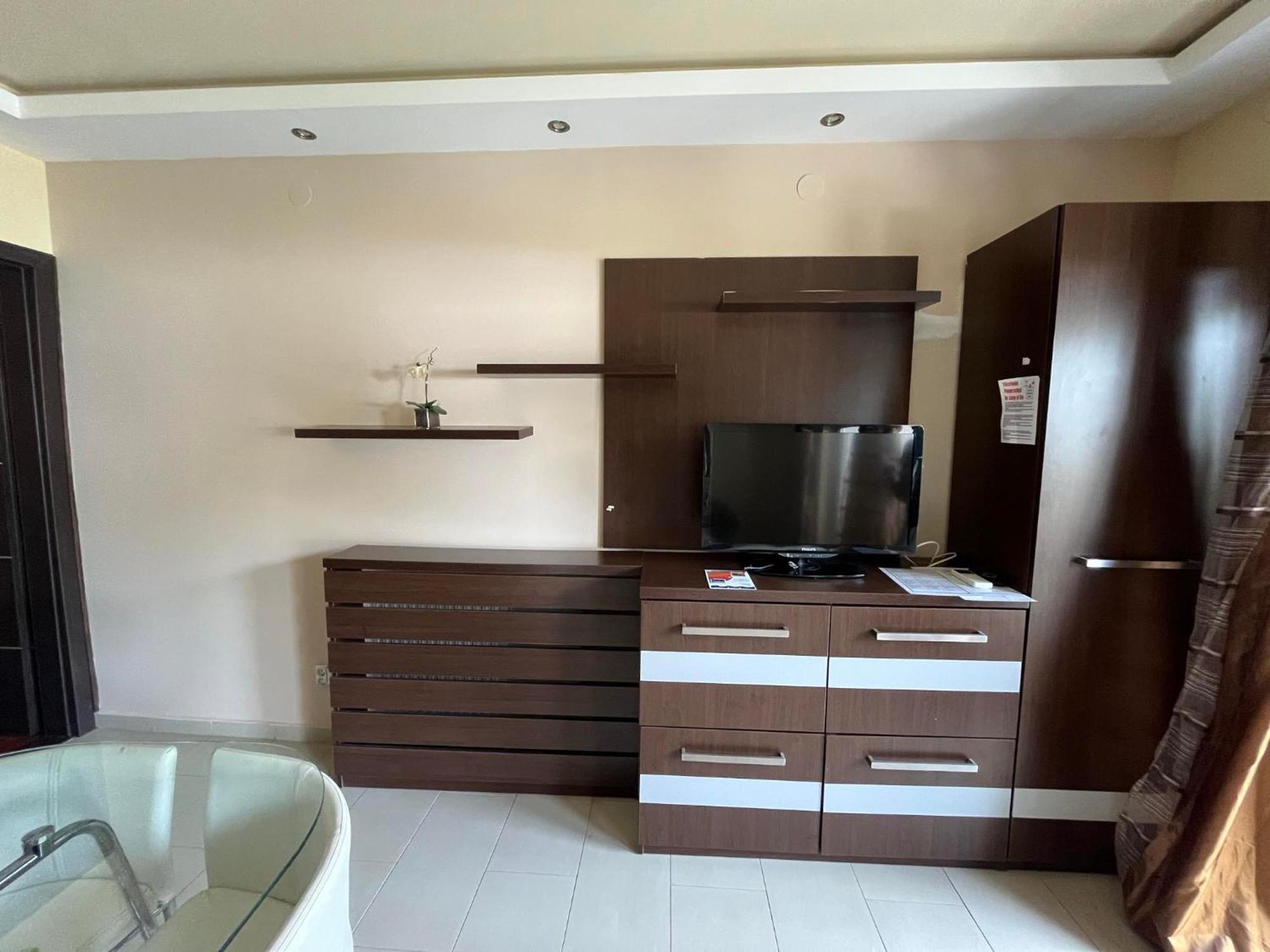 City Apartman Haz Balatonlelle Bagian luar foto
